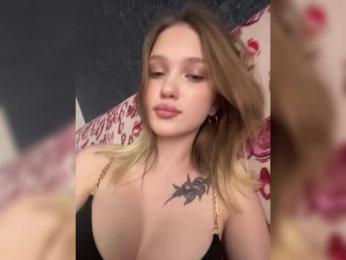 Superkisa webcam bongacams model stream image