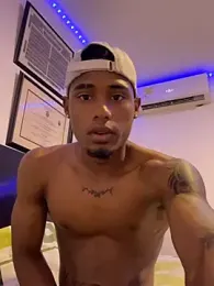 Ydiaz09 webcam stripchat model stream image