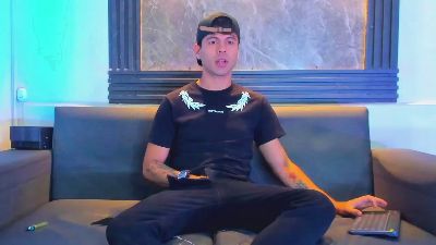 Aron_Uzumaki webcam model stream image