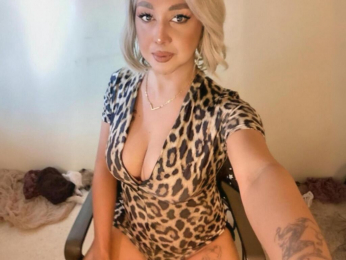 PearlLopez webcam model stream image