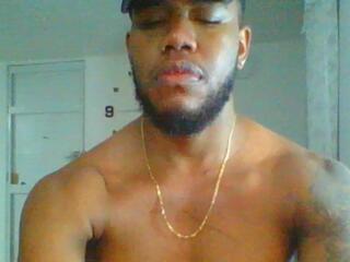 Joan Saenz webcam model stream image