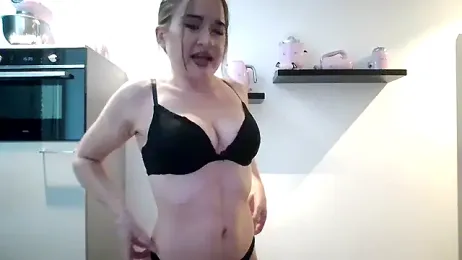 avajade webcam stripchat model stream image