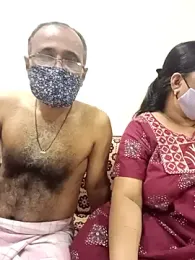 HoneyHush webcam stripchat model stream image