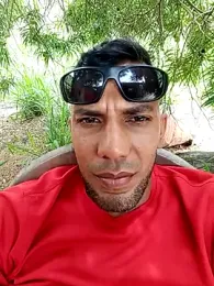 UnreadyChutzpa webcam model stream image