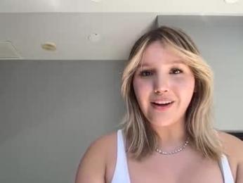 lunacatss webcam model stream image