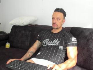 Mathew Horny webcam model stream image