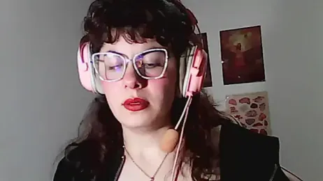 Owly_bloom webcam stripchat model stream image