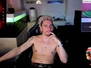 rayzel_white webcam model stream image