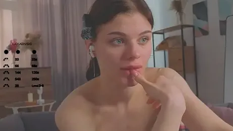 MimiLoll webcam model stream image