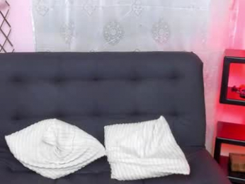 sarah_and_nicolle webcam model stream image