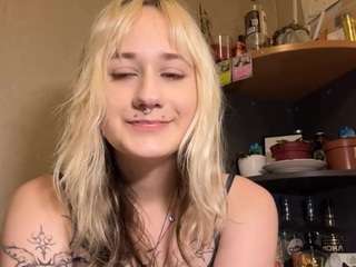 laylathompson webcam model stream image