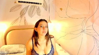 Claire webcam cam4 model stream image