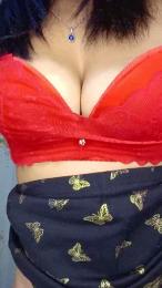 Alyah webcam model stream image