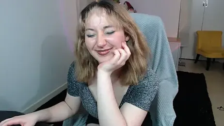 Crystal-dreamt webcam model stream image