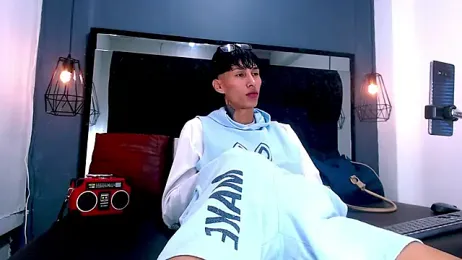 Daniel_delux_ webcam model stream image