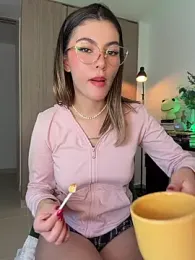 Your_Honeey webcam model stream image