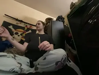 Snowbunnycake_131 webcam model stream image