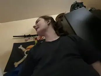 Snowbunnycake_131 webcam model stream image