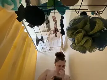 Snowbunnycake_131 webcam model stream image