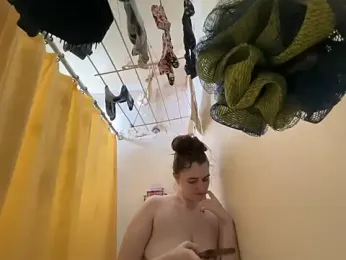 Snowbunnycake_131 webcam model stream image