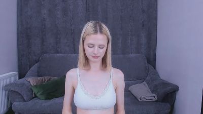 LucreciaGrisson webcam cam4 model stream image