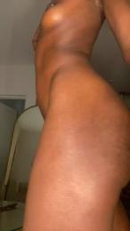 Petitebouncy webcam model stream image