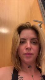 Meadchen webcam model stream image