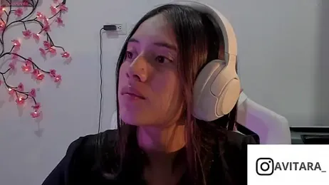 vanesita_ webcam model stream image