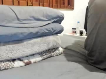 moderdelier webcam model stream image