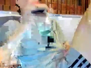 moderdelier webcam model stream image