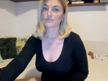 jadore_able82 webcam model stream image