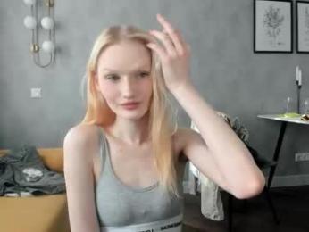 krstn_tg webcam chaturbate model stream image