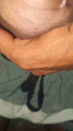 ChillWithAndrew webcam model stream image