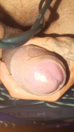 ChillWithAndrew webcam model stream image