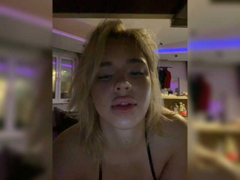 Barbiesweet webcam model stream image