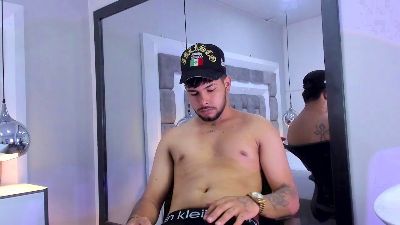 LiamSaenz webcam model stream image