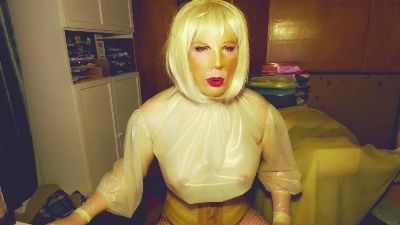 RubberCousin webcam model stream image