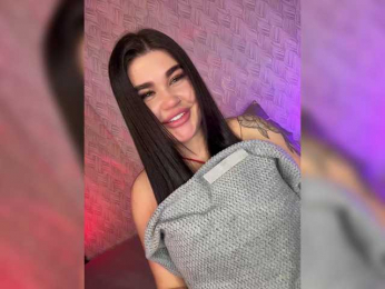 suchka-black- webcam model stream image