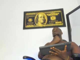 lucas-manzo webcam model stream image