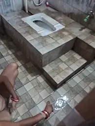 MeeraCouple webcam model stream image
