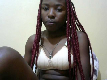 Petitepussie webcam bongacams model stream image