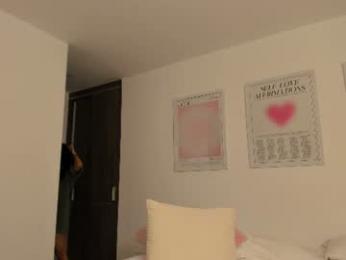 nicolemanson webcam model stream image