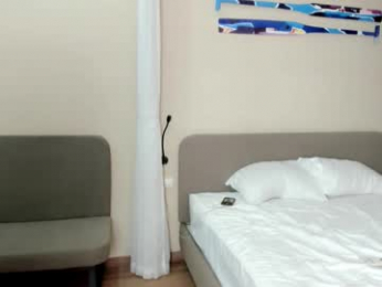 kiraempire webcam model stream image