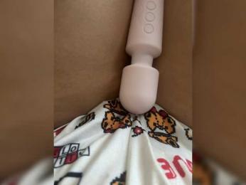 BLONDEESSVIK webcam model stream image