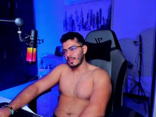 Bruno Oconer webcam flirt4free model stream image