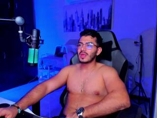 Bruno Oconer webcam flirt4free model stream image