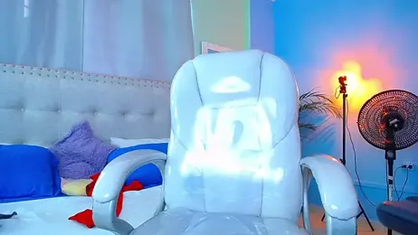 Chiqui_milk_ webcam model stream image