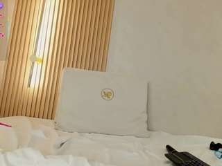 mia-dollce webcam model stream image