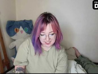 toxic-and-stuffy webcam model stream image