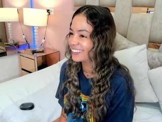 dulcelyra webcam model stream image